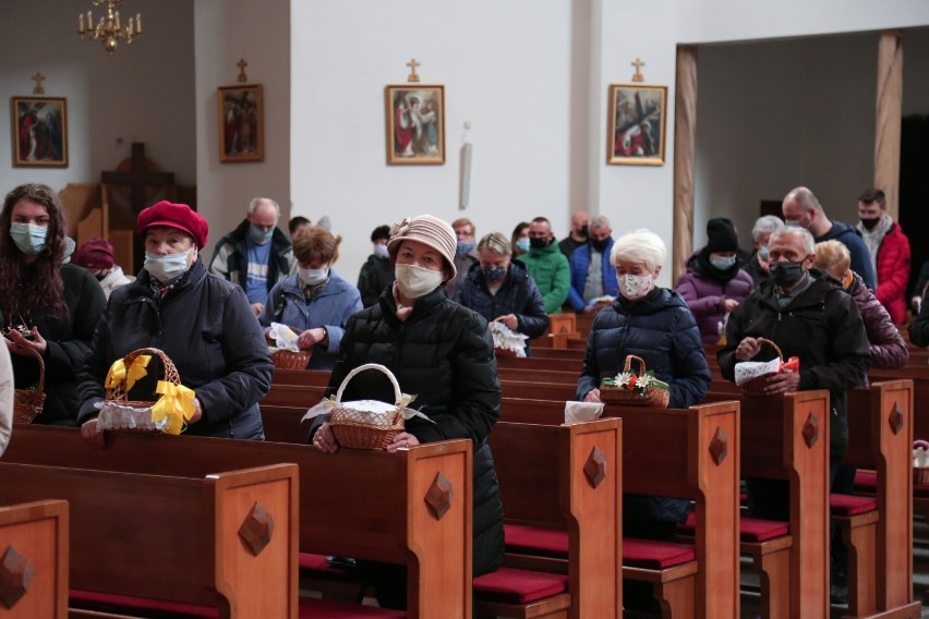 Wielka Sobota to tradycyjne święcenie wybranych pokarmów...