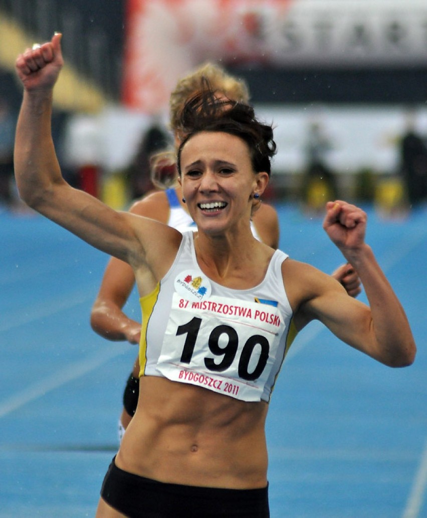 Marika Popowicz cieszy się ze złotego medalu na 100 m