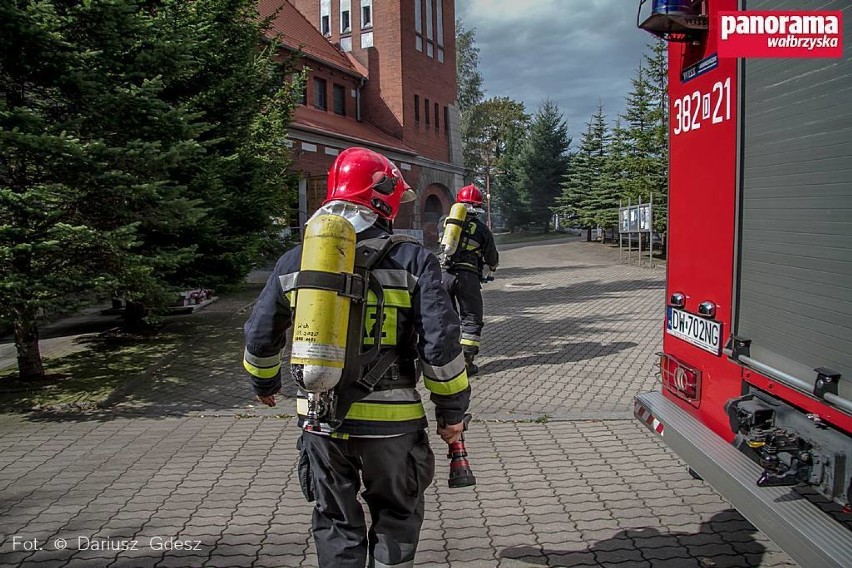 Wałbrzyscy strażacy ćwiczyli gaszenie pożaru w kotłowni...