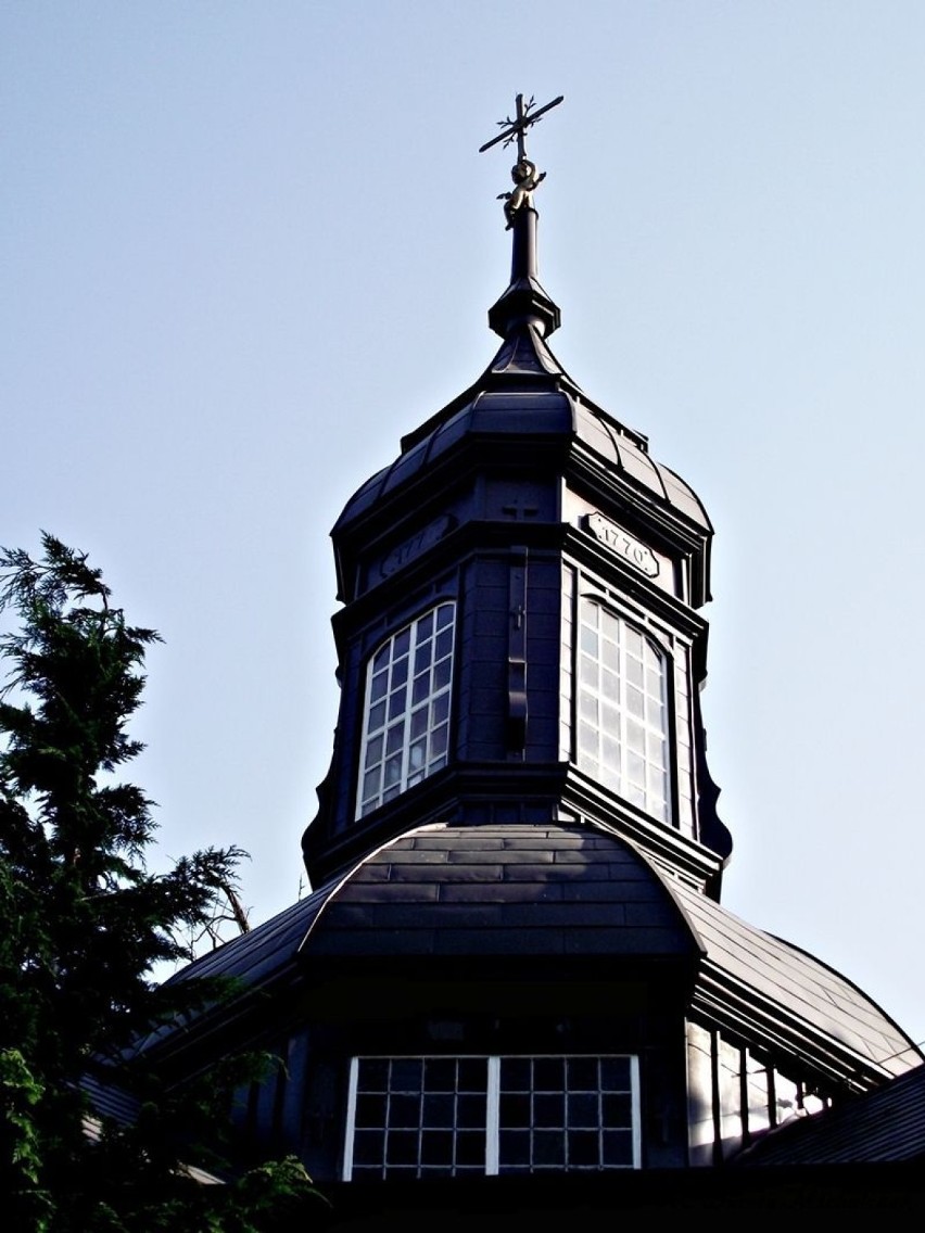 Wieża kościoła z widniejąca datą jego budowy - 1770 r.
Fot....