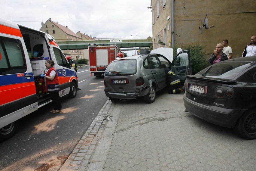 Legnica: Wypadek, ranne dzieci (ZDJĘCIA)