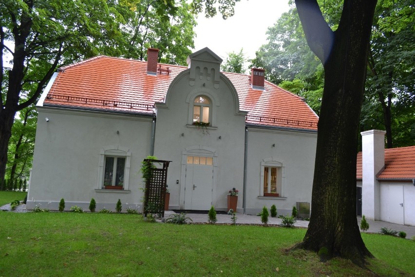 Park Zamkowy w Mysłowicach jest rozkopany. Trwają tam...