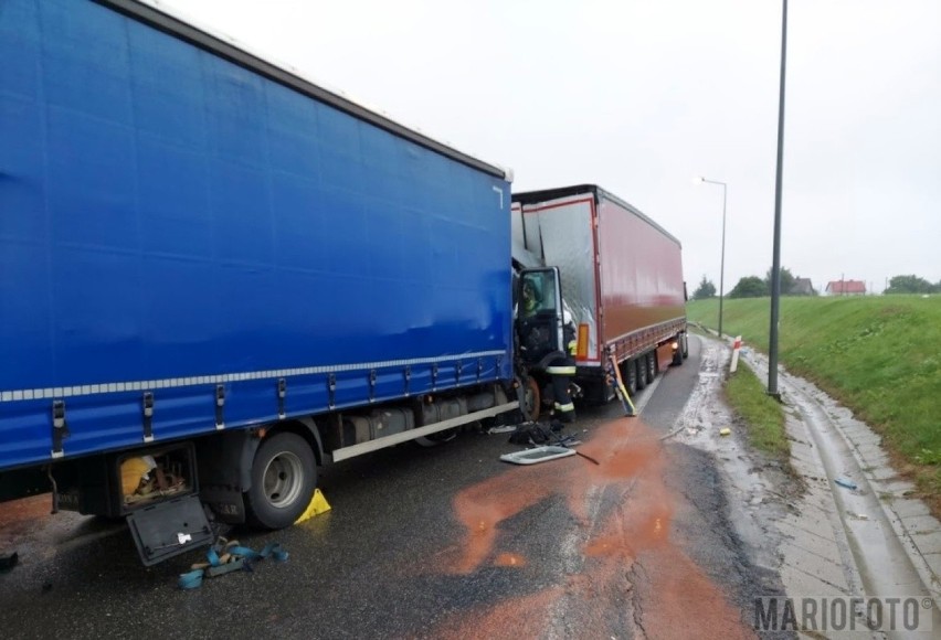 Wypadek na A4. Przy MOP na Górze św. Anny zderzyły się dwie ciężarówki