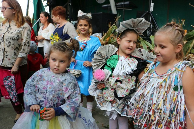 Biblioteka gminna  w Jastrzębiu zorganizowała ekologiczny piknik, który przyciągnął mieszkańców nawet z Lipna. Zabawa była wspaniała, a organizatorzy zapewnili wiele atrakcji i dla dużych, i małych.