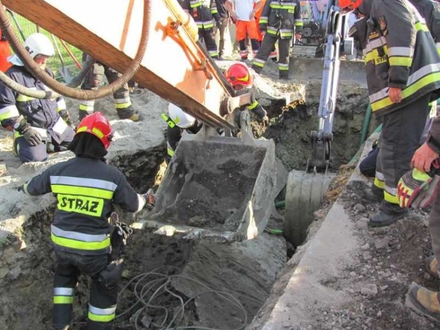 Tragedia w Gorzycach: pracownik zginął pod zwałami gliny