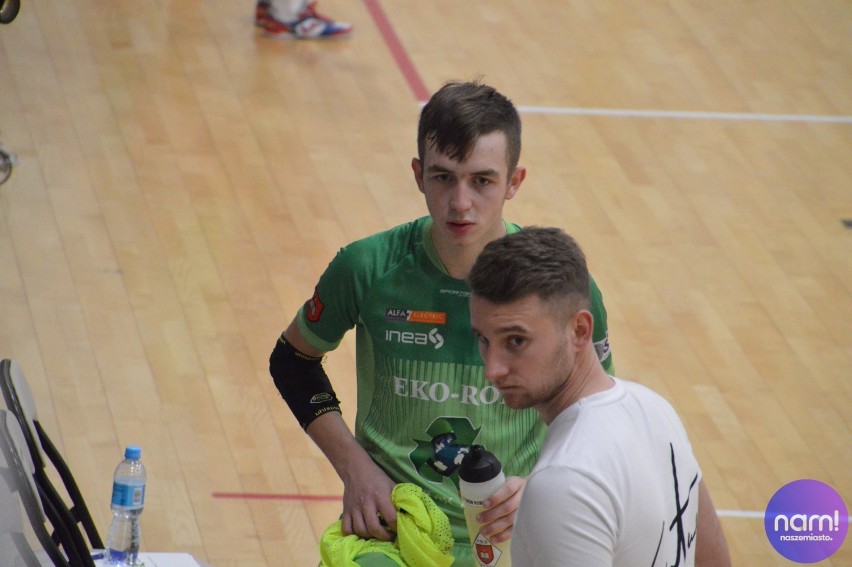 Futsal Rawicz. Piast Poniec wygrywa na hali w Sierakowie. Goście o włos lepsi od gospodarzy [ZDJĘCIA]