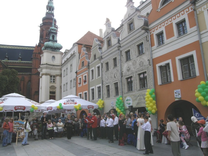 Wręczono również nagody laureatom konkursu plastycznego...