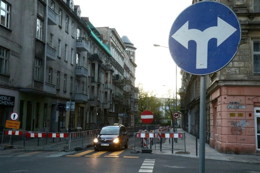 Wrocław. Zobaczcie zmiany na ul. Probusa. Jest już nowa nawierzchnia na drodze...