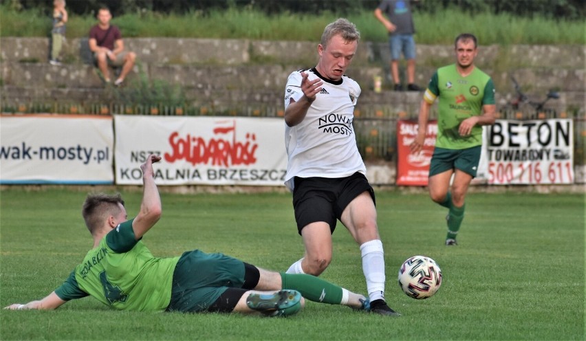 Jakub Matys (z piłką), napastnik Górnika, nie rozpoczął...