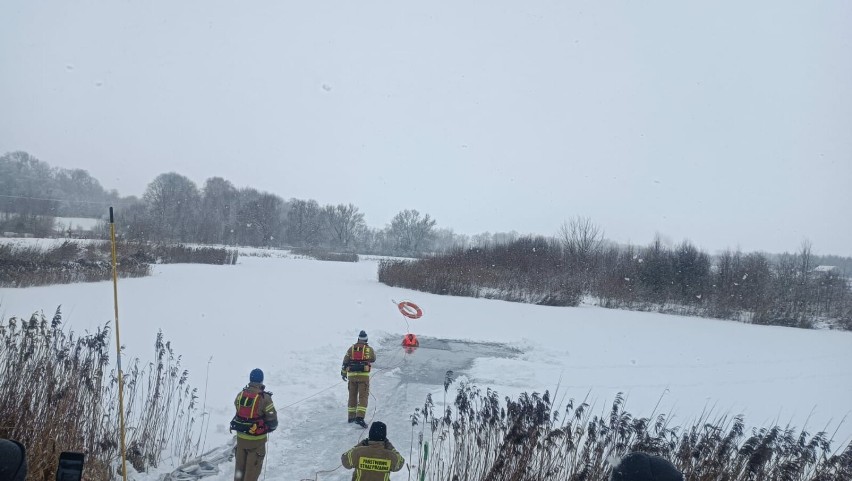 Strażacy ćwiczyli na akwenach w Karpowiczach i Krynkach