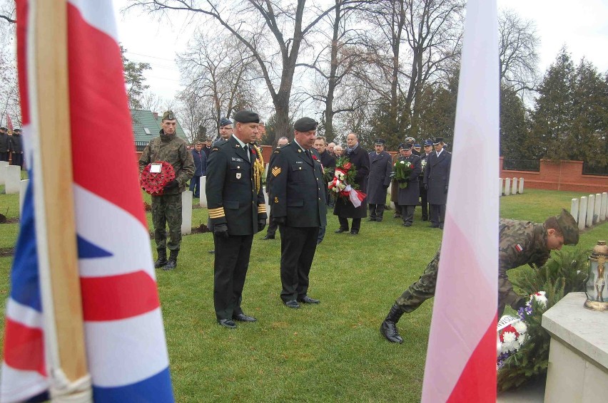 Uroczystość na cmentarzu żołnierzy brytyjskich