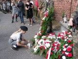 Oddali hołd powstańcom warszawskim. Uroczystości na cmentarzu i w kościele