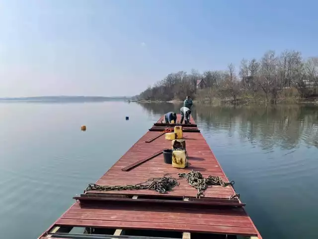 Prace przygotowujące ośrodek nad Zalewem Mietkowskim do nowego sezonu. Zobaczcie, co się tam zmieniło