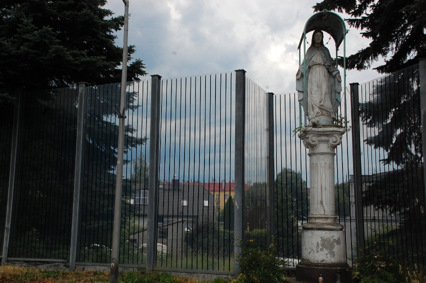 Rzeźba Matki Bożej Niepokalanej w Jaśle czeka na renowację