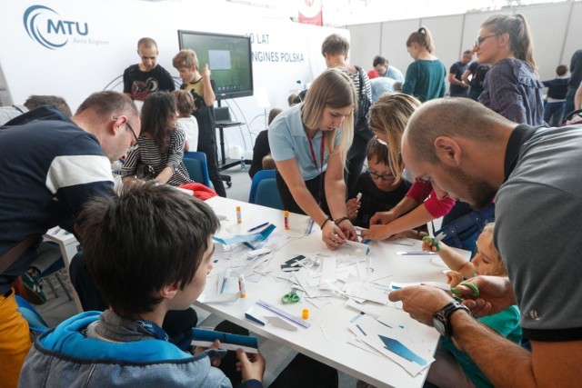 Zajęcia z programowania i robotyki.