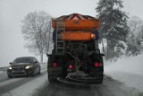 Zimowe utrzymanie dróg w gminie Stegna. Kto odpowiada za poszczególne rejony?