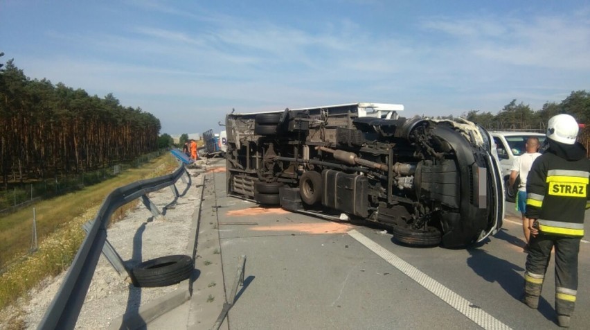 Wypadek na S8 między węzłami Łask i Róża w Baryczy. Utrudnienia w ruchu