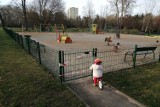 Koronawirus w Poznaniu: Zamknięto miejskie place zabaw, boiska i siłownie zewnętrzne