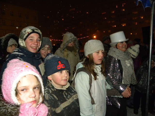 Tak się bawiły dzieciaki z Rudy Śląskiej podczas ubiegłorocznej, zimowej akcji Gwiazdkowa Niespodzianka, zorganizowanej przez fundajcę Młodzież z Misją