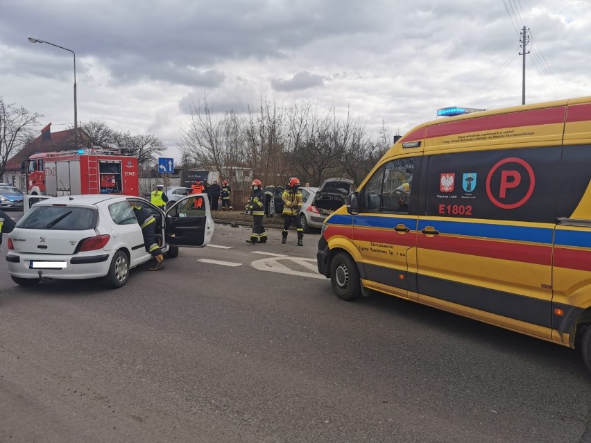 Wypadek na ulicy Łaskiej w Zduńskiej Woli ZDJĘCIA