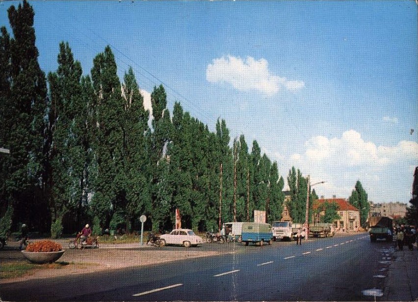 Plac Wolności w Zduńskiej Woli na starych fotografiach. Zobacz jak kiedyś wyglądał [zdjęcia archiwalne]