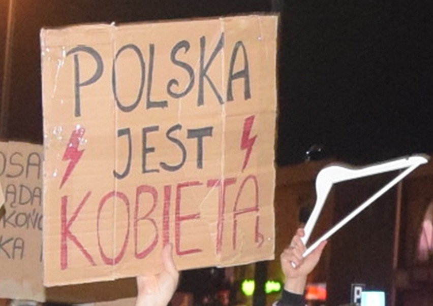 Hasła z protestu kobiet w Stargardzie. Serio myśleliście, że będziemy siedzieć cicho?! 