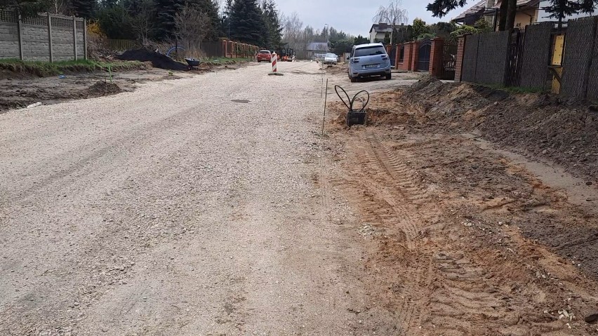 Modernizacja dróg w Radomsku. Jak postępują prace na...