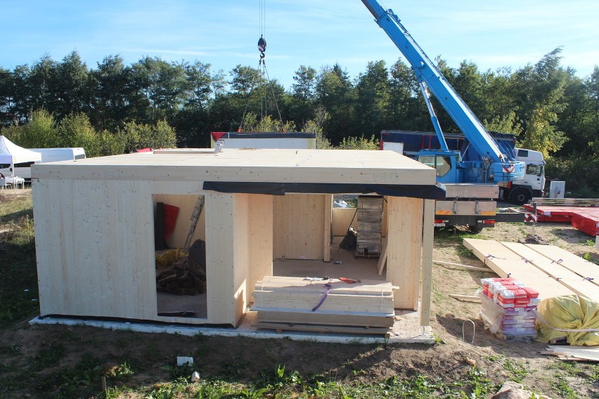 Drewniany dom jednorodzinny stanął na Czechowie w tydzień
