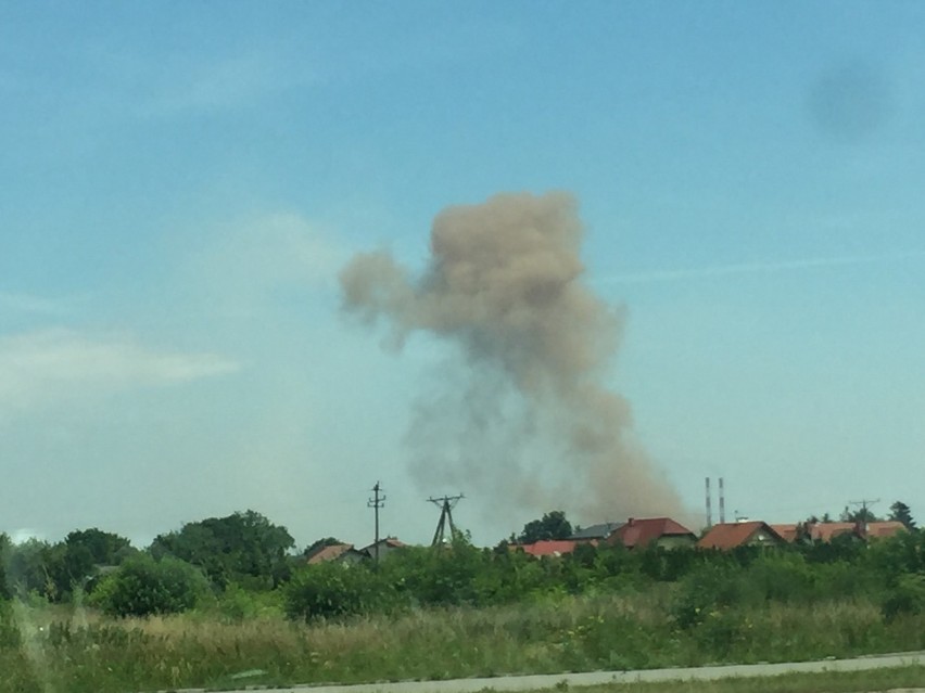 Nowa Huta. Chmura pyłu unosi się nad kombinatem [ZDJĘCIA]