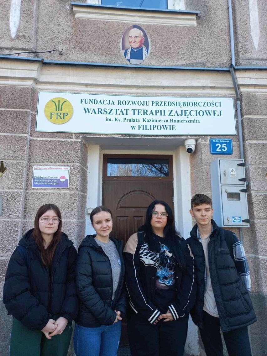 Młodzież z SZ nr 4 w Suwałkach realizuje projekt Spinacz