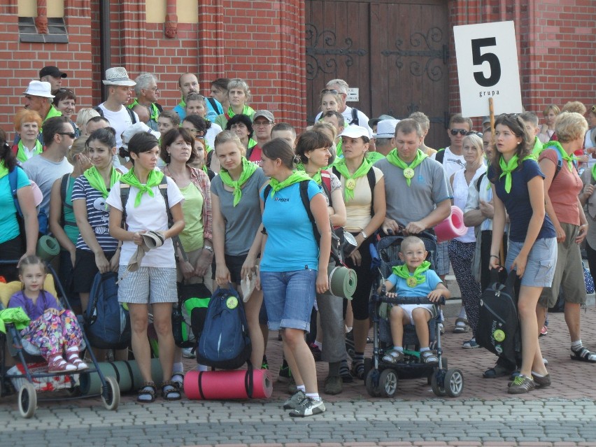 Pamiątkowe zdjęcia pielgrzymów  - Rybnicka pielgrzymka 2014