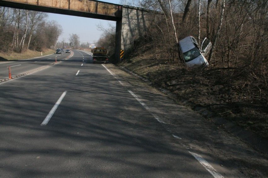 Wypadek w Zabrzu. Punto rozbite. 19-latka miała sporo szczęścia [ZDJĘCIA]