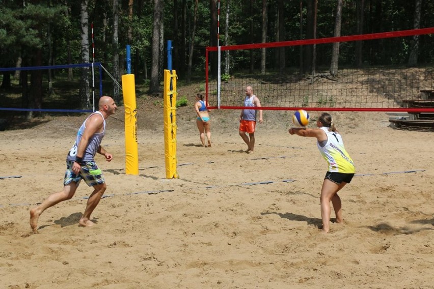 Na terenie GOSiR w Koszęcinie zorganizowano VI Mistrzostwa Polski Sędziów w siatkówce plażowej [ZDJĘCIA]