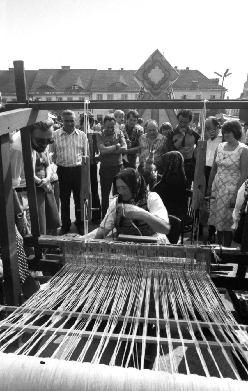 Festyny i kiermasze w Sieradzu w latach 70 i 80 (STARE ZDJĘCIA)