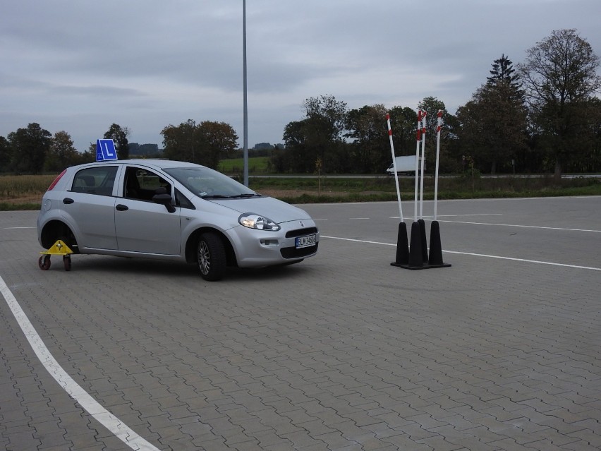 Łomża. Policjanci rozpoczęli akcję EDWARD, czyli Europejski Dzień Bez Ofiar Śmiertelnych na Drogach [zdjecia]