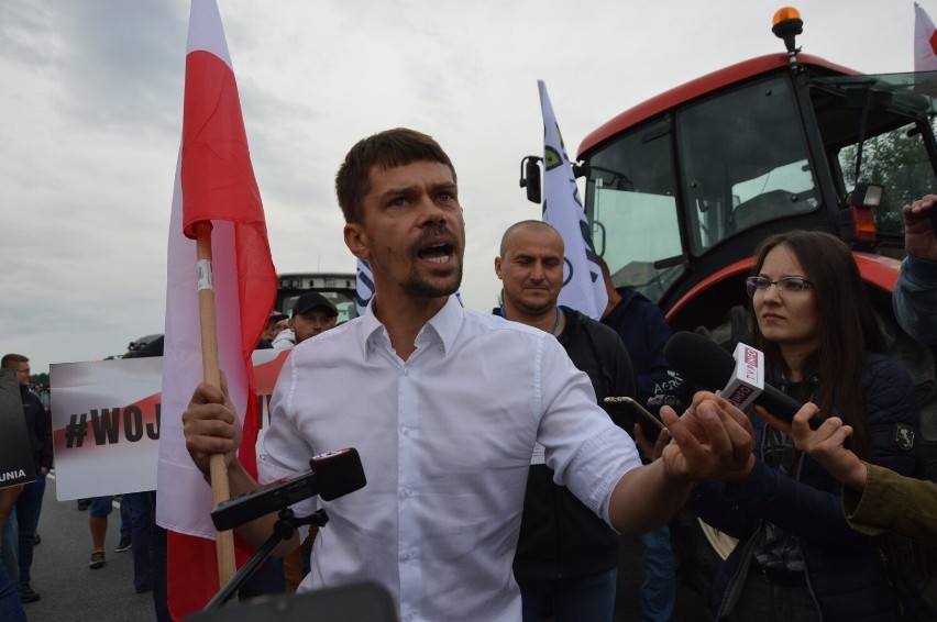 Protest rolników na DK12 pod Piotrkowem. Agrounia zablokowała drogę na dwa dni, 04.08.2021 ZDJĘCIA, WIDEO