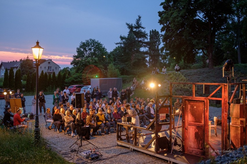 Spektakl odbył się przy BWA w Tarnowie