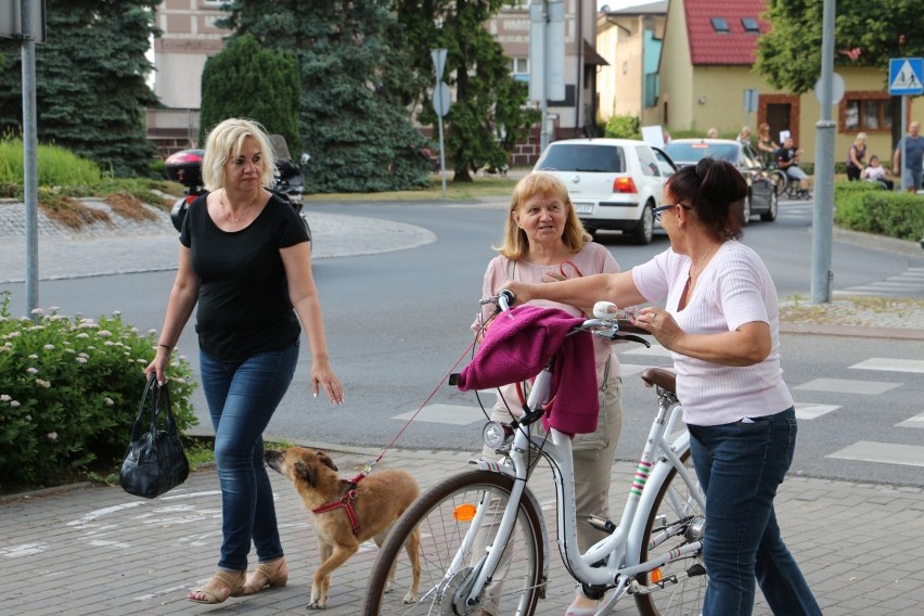 Przemarsz niepełnosprawnych ulicami miasta. Złotów solidaryzuje się z protestującymi w Sejmie [FOTO, WIDEO]