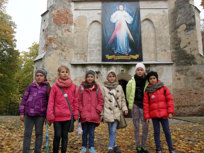 Piechurzy z Zespołu Szkół w Nieszawie rozpoczęli sezon wędrówek [zdjęcia]