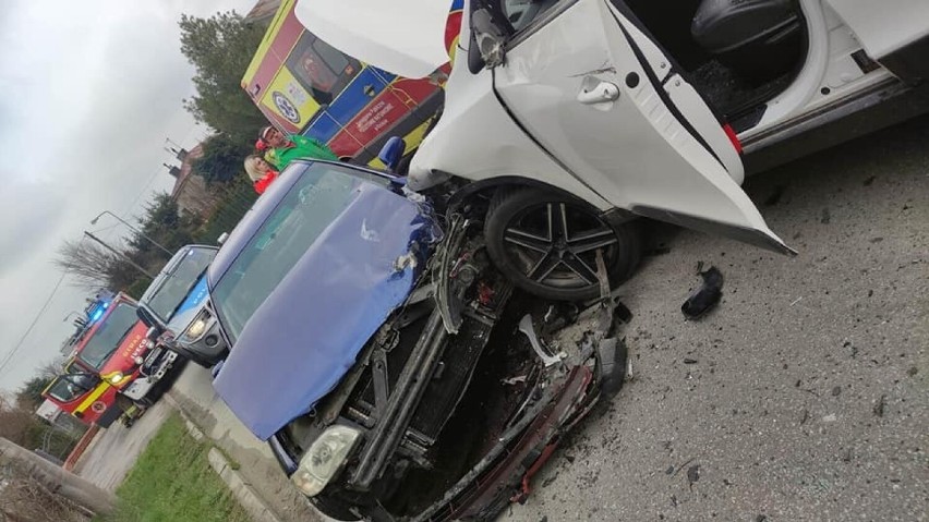 Wypadek w Jedliczu na ul. Manierskiego. Zderzyły się cztery samochody, ranna została jedna osoba [ZDJĘCIA]