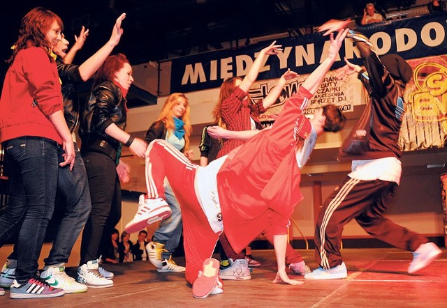 W Hali Expo odbyła się pierwsza w Łodzi bitwa taneczna. Zmierzyło się osiem grup reprezentujących szkoły tańca z całego miasta.