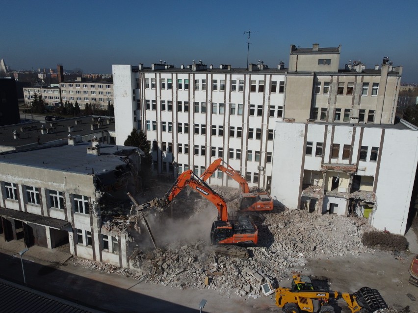Kalisz: Rozpoczęło się wyburzanie budynku "Polikliniki"