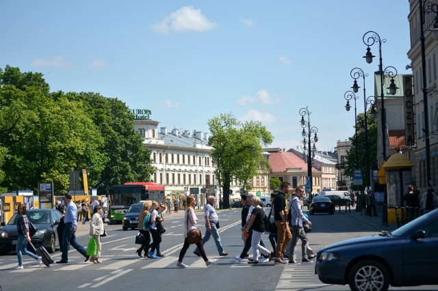 Deptak na Krakowskim Przedmieściu wydłuży się do ul. Kołłątaja. Budowa ruszy od poniedziałku