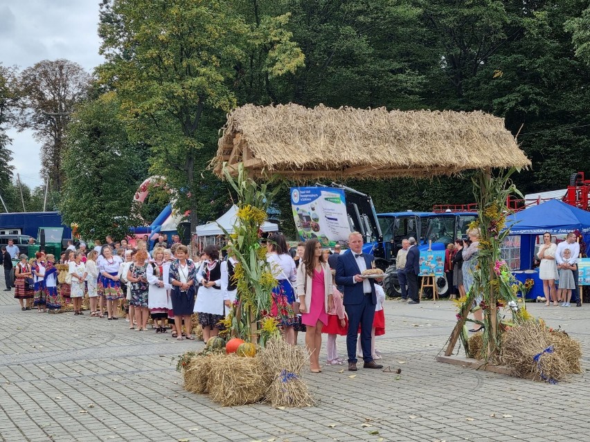 Barwne święto plonów  nad zalewem w Żółkiewce. To były ostatnie dożynki w powiecie krasnostawskim. Zobacz zdjęcia