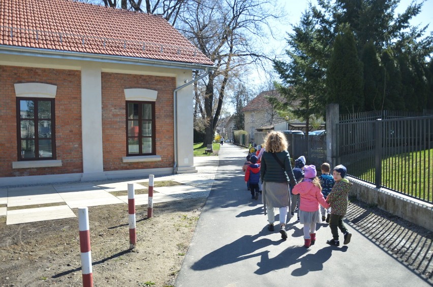 Odnowione budynki posalinarne: Kuźnia i Lodownia na Pantach...