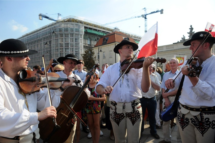 Na wczorajsze uroczystości przyjechali do Warszawy ludzie z...