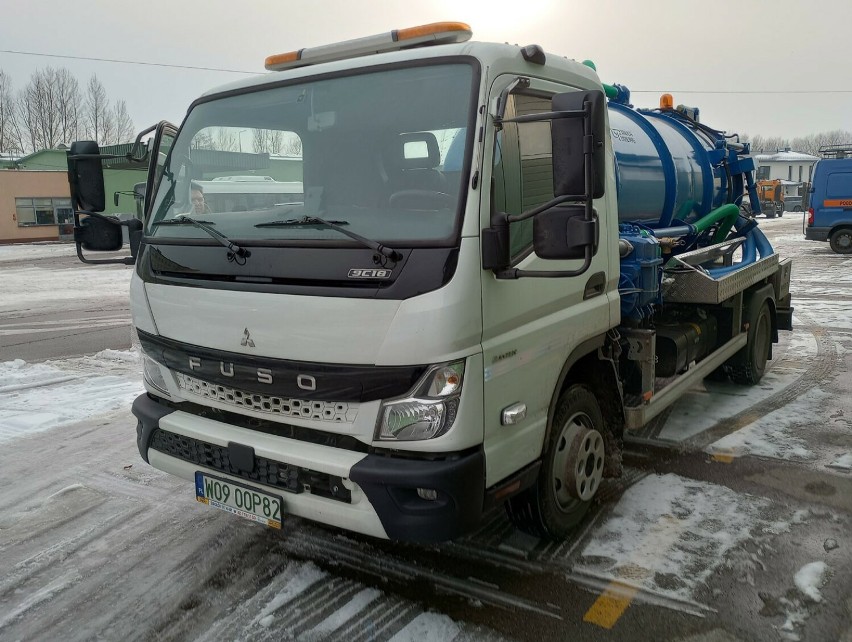 Nowy samochód do czyszczenia i udrażniania kanalizacji na potrzeby Zakładu Wodociągów w Sandomierzu. Zobacz, jak wygląda
