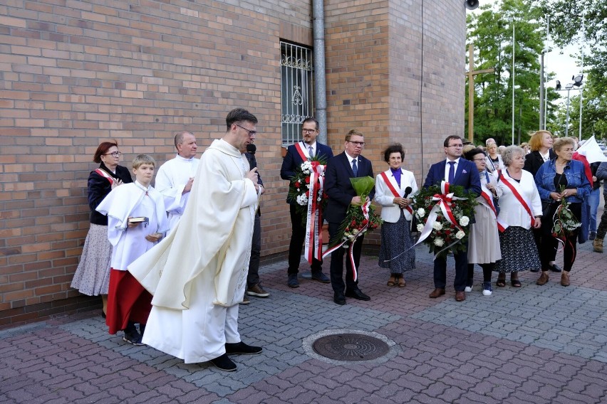 W 79. Krwawej Niedzieli na Wołyniu złożono kwiaty pod...