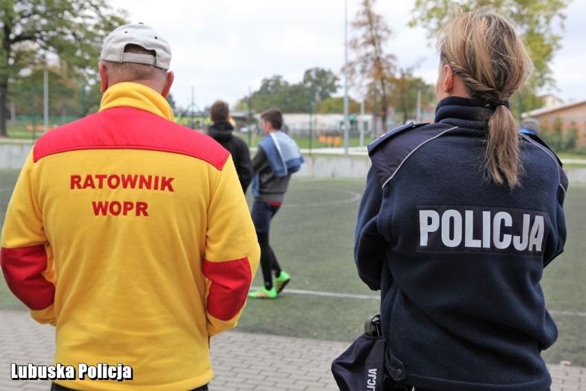 Policjanci zorganizowali turniej piłki nożnej dla młodzieży [ZDJĘCIA]