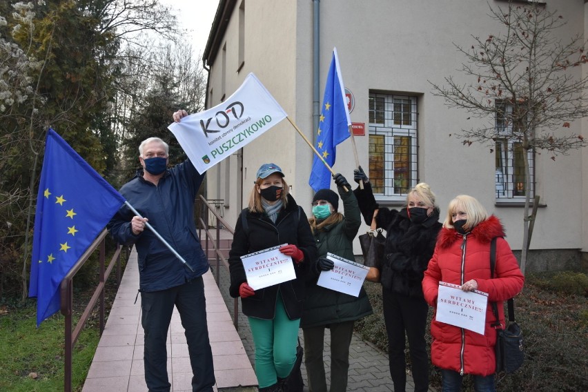 Prokurator Ewa Wrzosek powitana w Śremie